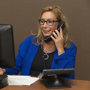 Kunden/Telefondienst, Post- und Emailbearbeitung